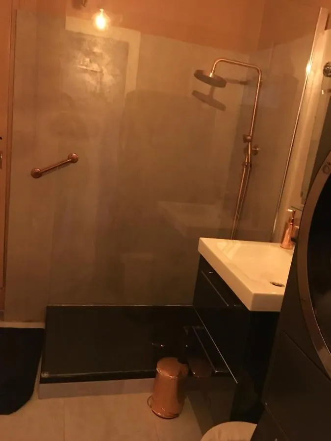 باريس Left Bank Deluxe Apartment